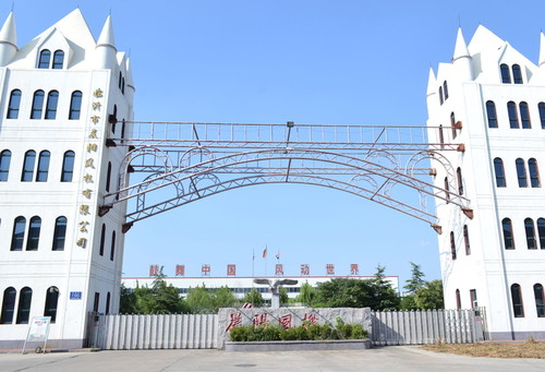 【三星表示其HBM4顯示出差異化競爭力】三星電子首席執(zhí)行官Jun Young Hyun在向員工發(fā)表的新年致辭中表示，公司的第四代高帶寬內(nèi)存（HBM4）展現(xiàn)出差異化競爭優(yōu)勢，甚至贏得了客戶 “三星王者歸來” 的評價。他強(qiáng)調(diào)，需借助前沿人工智能技術(shù)，開發(fā)半導(dǎo)體專用人工智能解決方案，并將其應(yīng)用...:人工智能